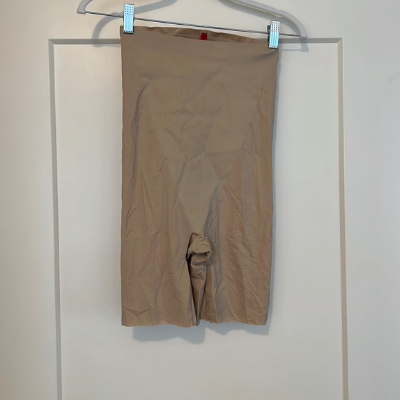 Spanx - Picture 1 of 4